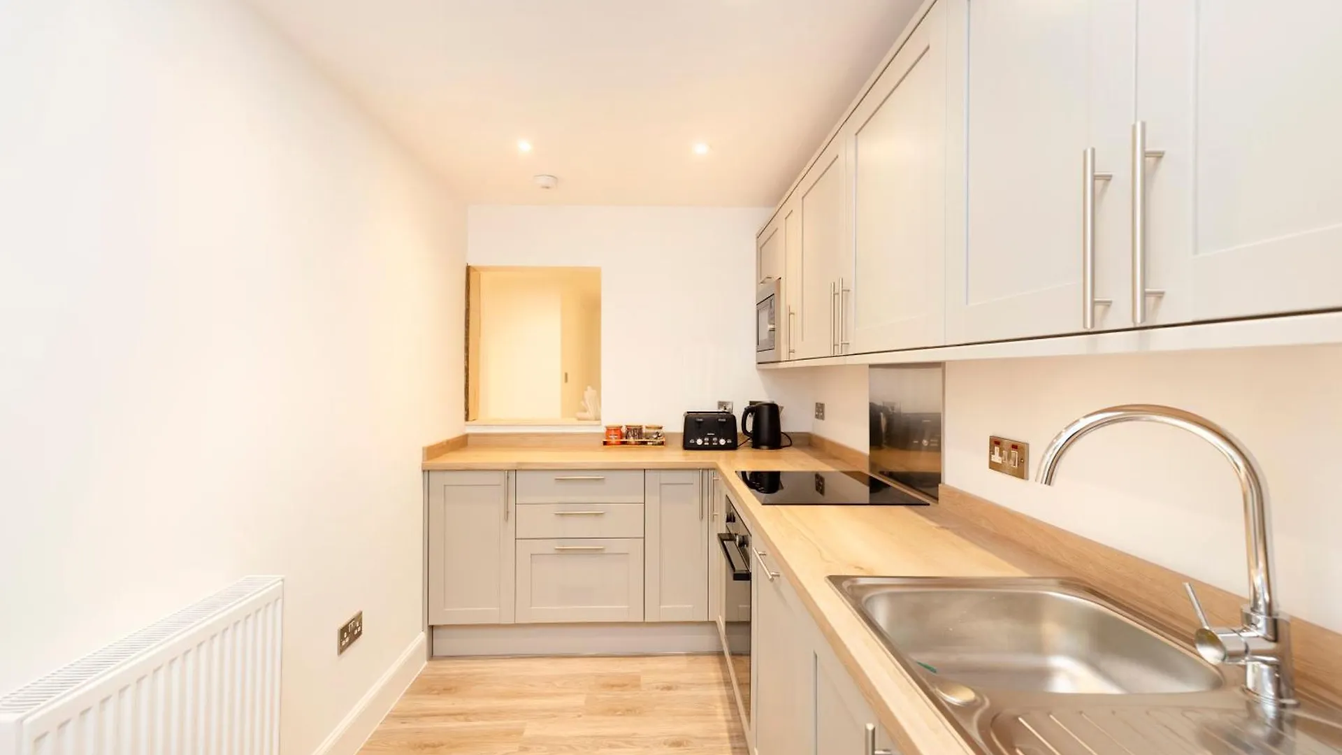 Apartment Joivy 3Br Flat In Haymarket With Free Parking Edinburgh
