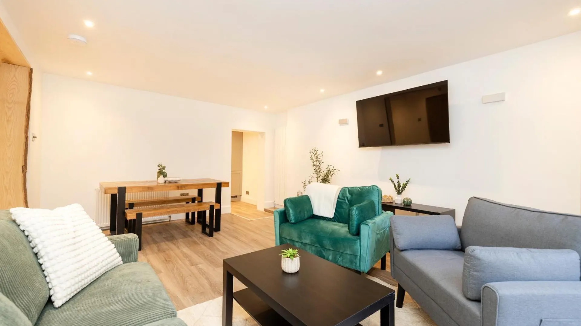 Joivy 3Br Flat In Haymarket With Free Parking Edinburgh United Kingdom