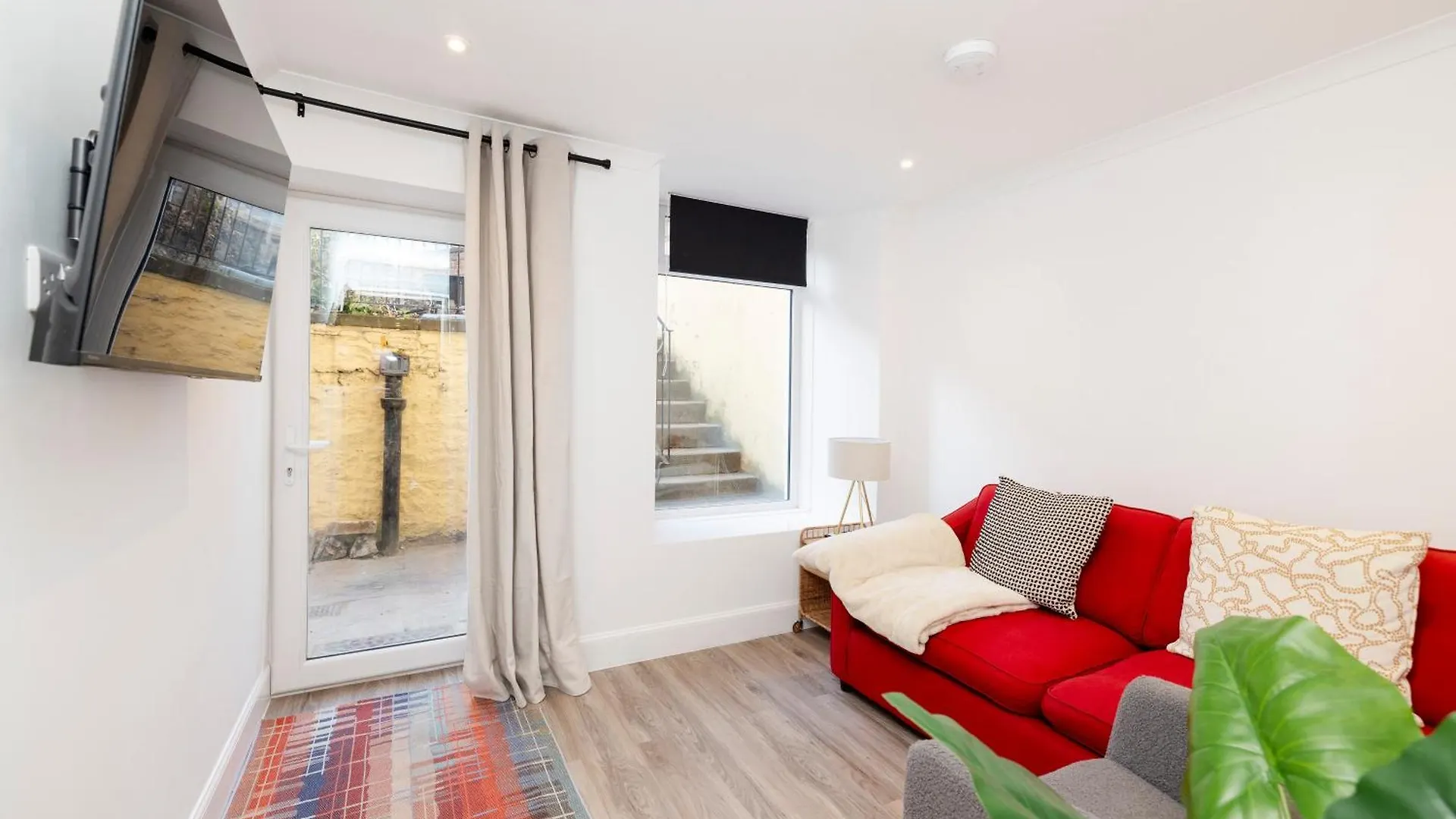 Apartment Joivy 3Br Flat In Haymarket With Free Parking Edinburgh
